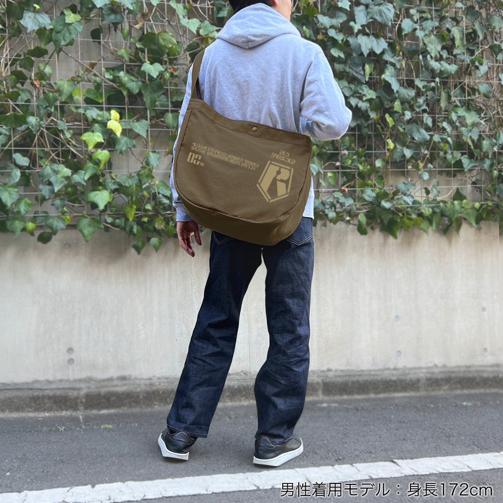 ﾚｯﾄﾞｼｮﾙﾀﾞｰ ﾆｭｰｽﾍﾟｰﾊﾟｰﾊﾞｯｸﾞ/MOSS COSPA 092826