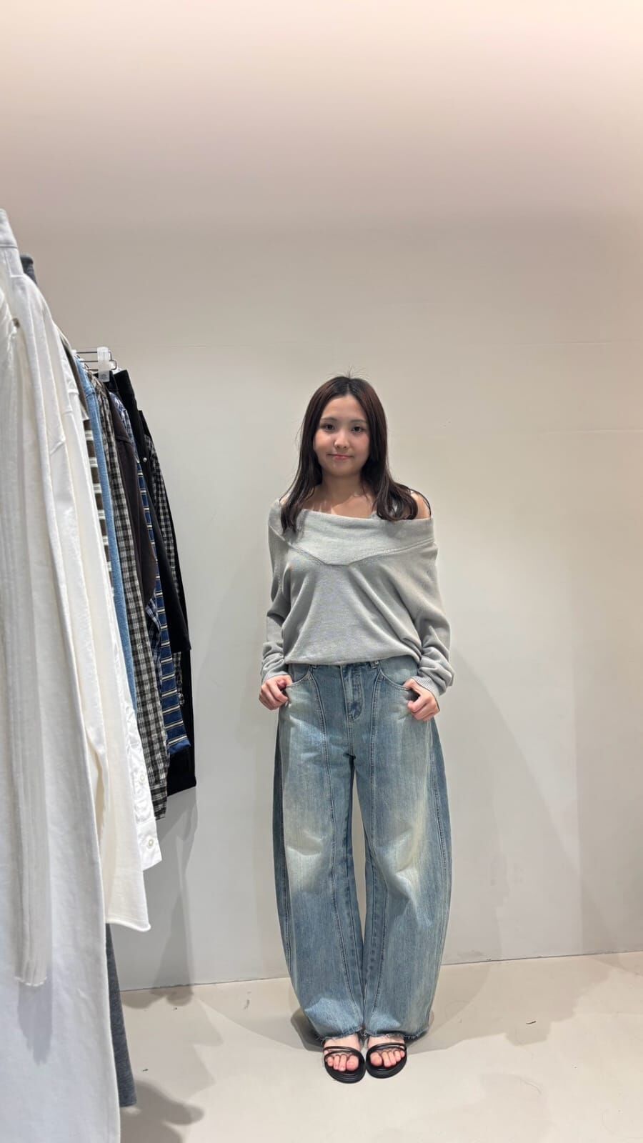 AT7130 水洗高腰寬鬆彎刀牛仔褲