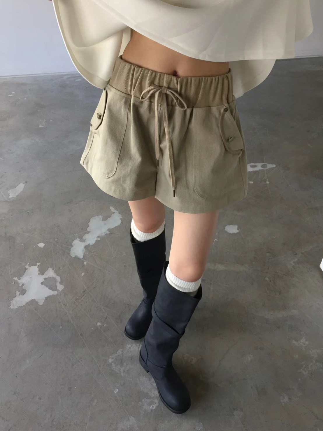 前後口袋綁帶短褲