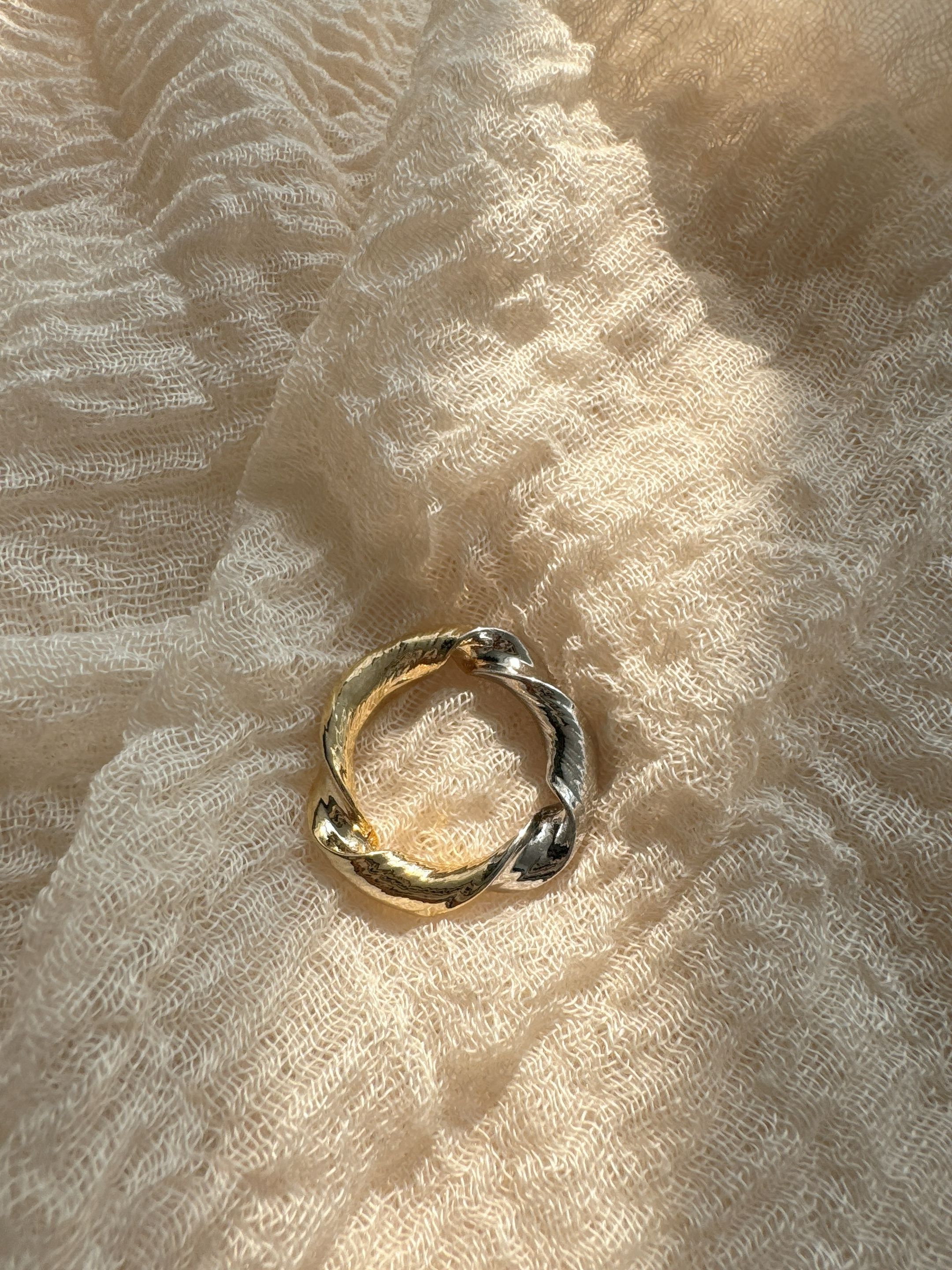 R003