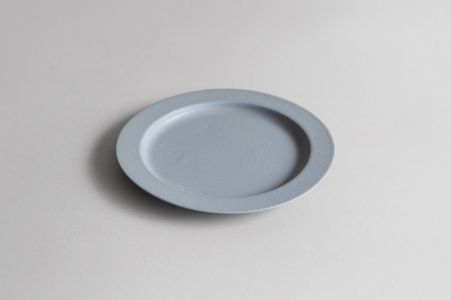yumiko iihoshi porcelain - 一日盤 午後19cm / 煙霧藍