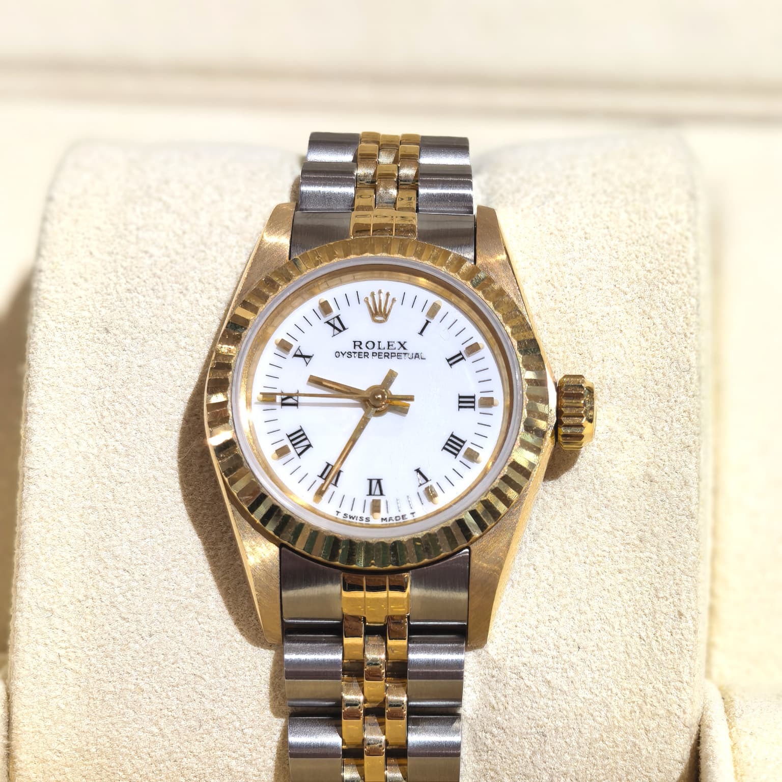 98%NEW二手ROLEX OYSTER 67193, 26MM, 18K金/鋼 白色羅馬字面盤 #女裝錶 #香榭站正品