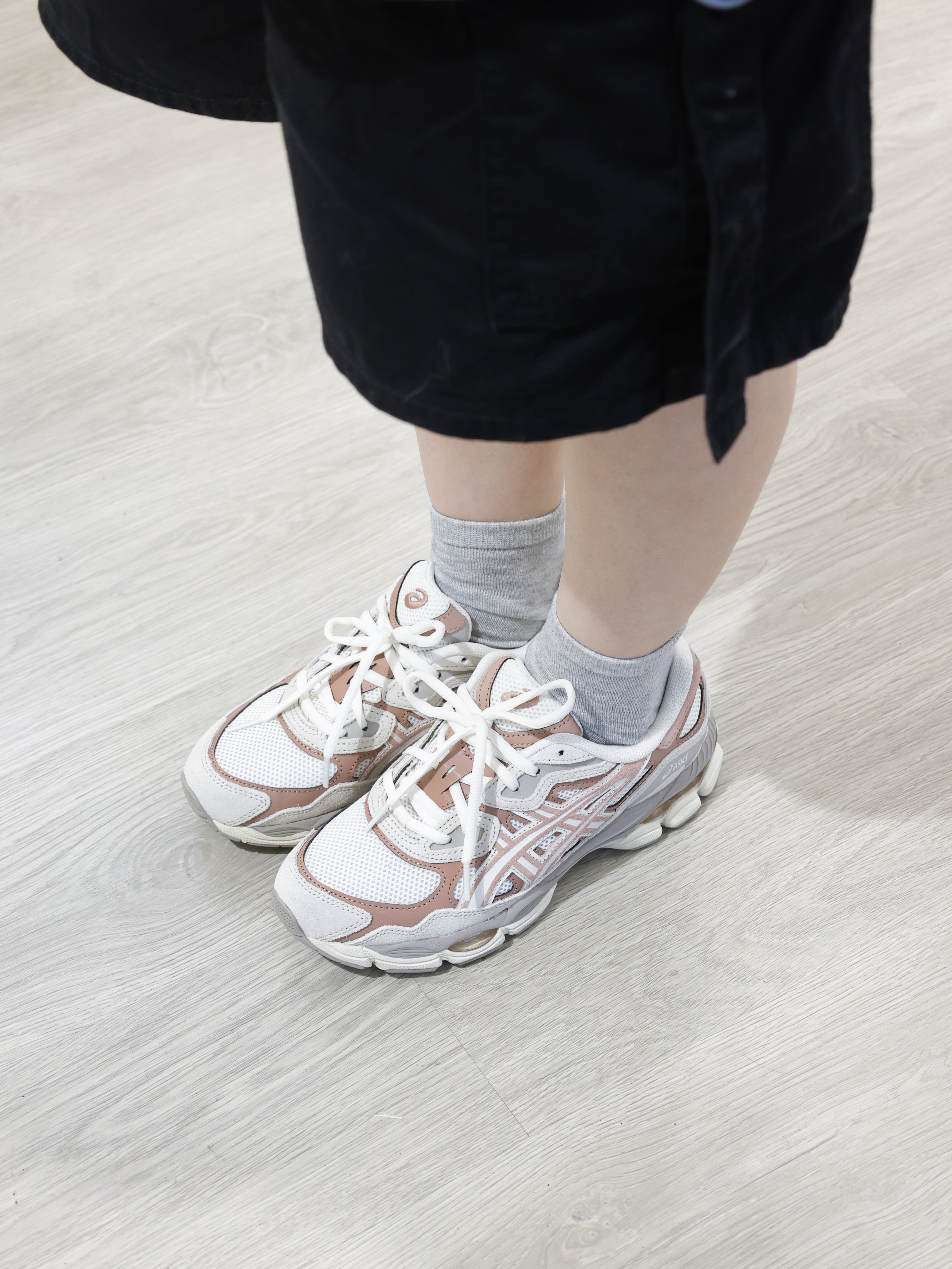 Asics GEL-NYC CREAM/UMEBOSHI 1203A383-121