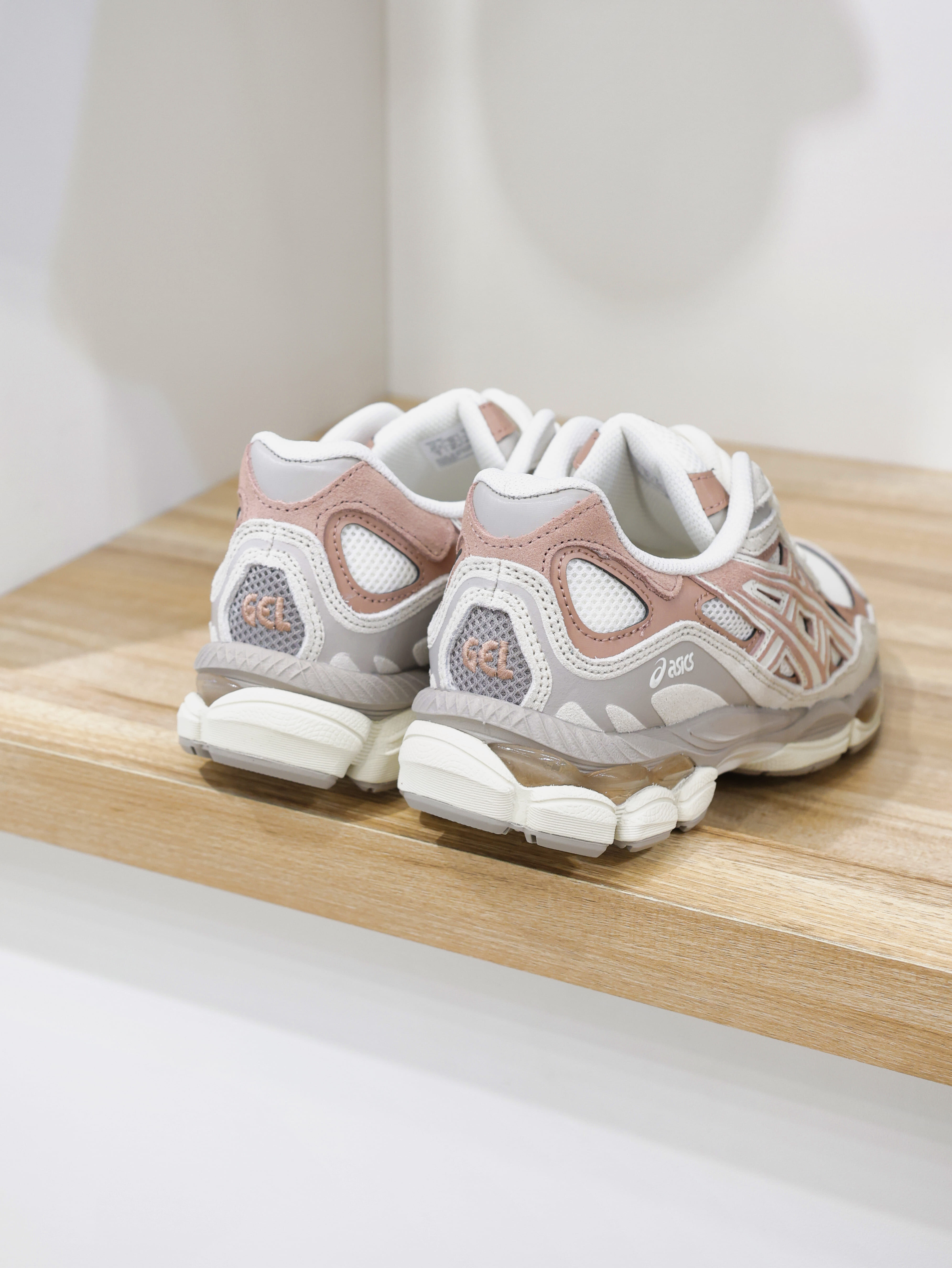 Asics GEL-NYC CREAM/UMEBOSHI 1203A383-121