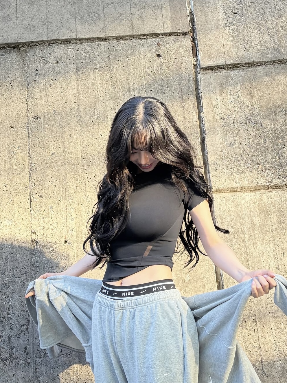 NIKE UNIVERSA 速乾網眼布拼接短袖上衣 短T 貼身 緊身 女款 柳智敏 劉知珉 Karina代言同款 黑色 IM9946-010 / 預購