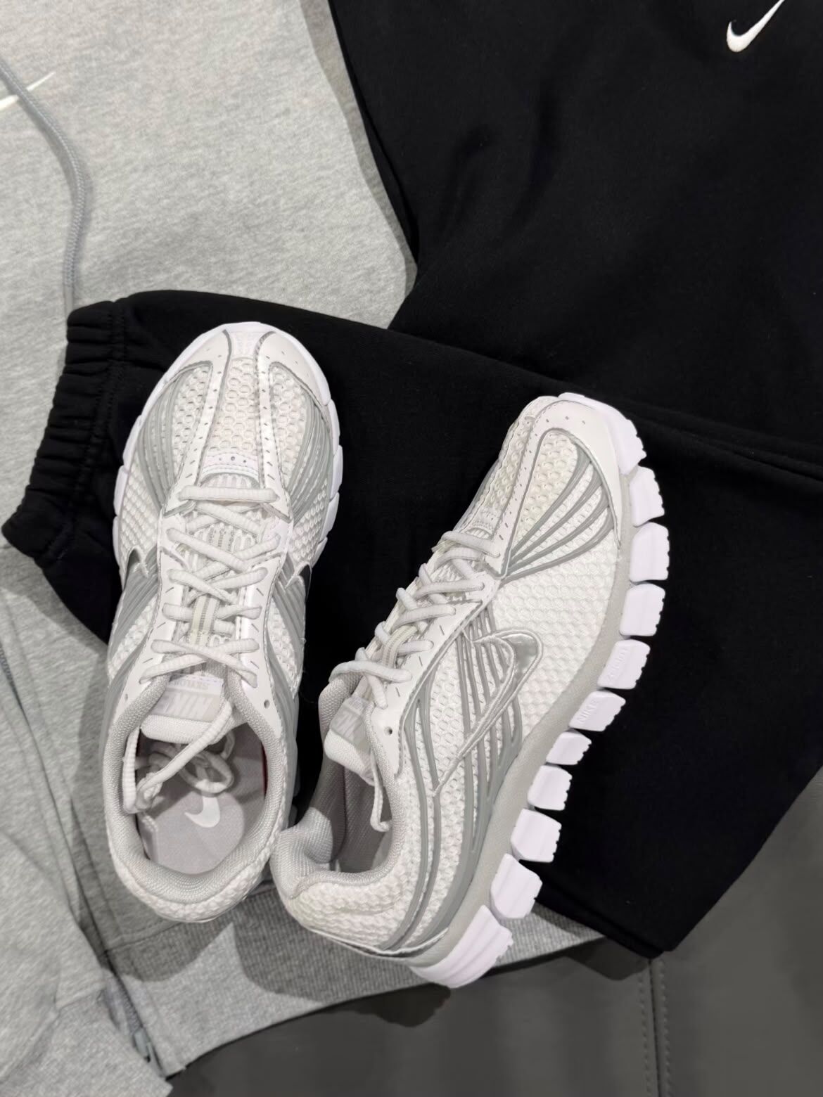 Karina同款！NIKE ZOOM SKYLON 11 白灰銀