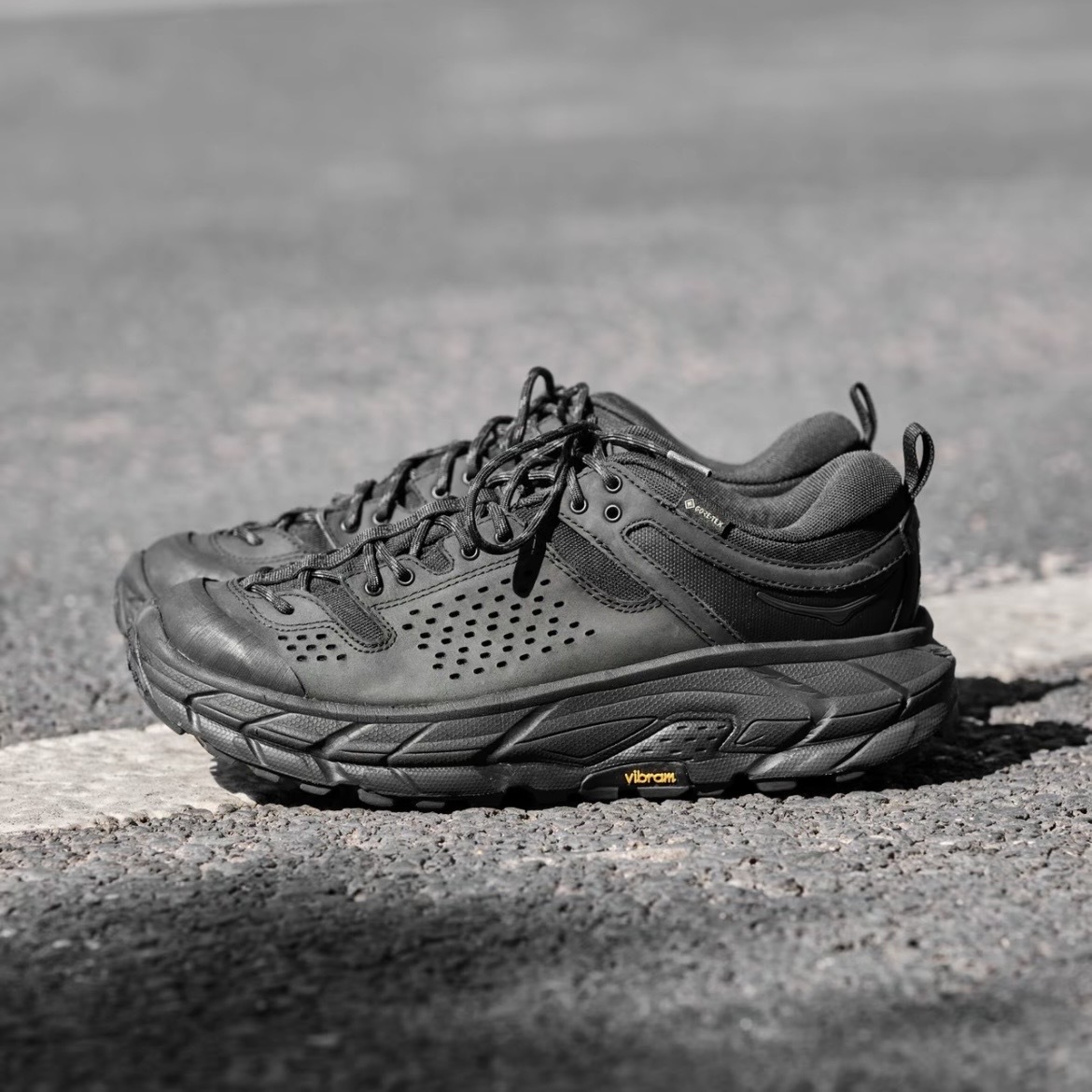 HOKA ONE ONE TOR ULTRA LOW 黑色 防水 GORE-TEX 耐磨 戶外 機能鞋 1130310-BBLC
