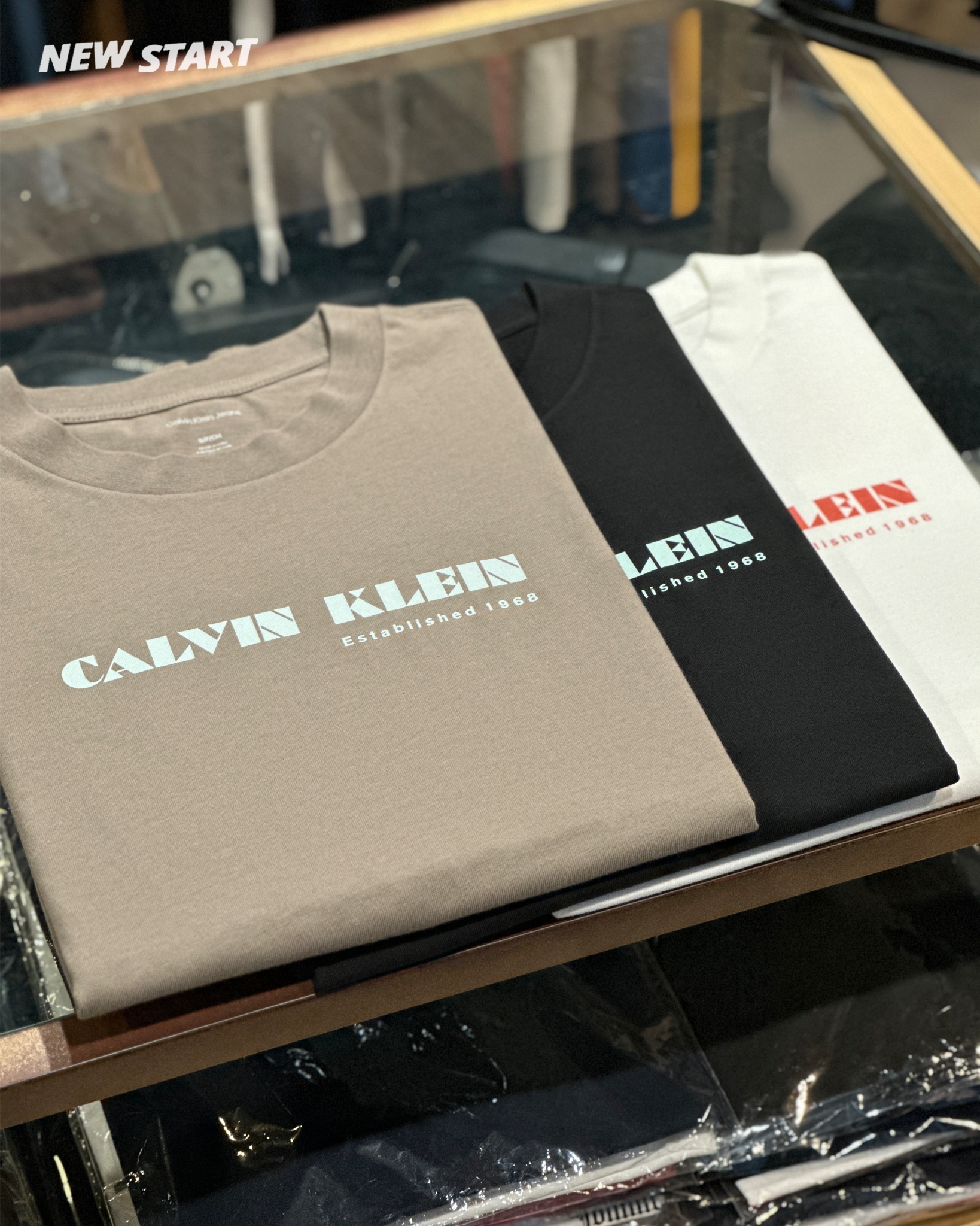 Calvin Klein CK 幾何字體 短袖上衣 短T