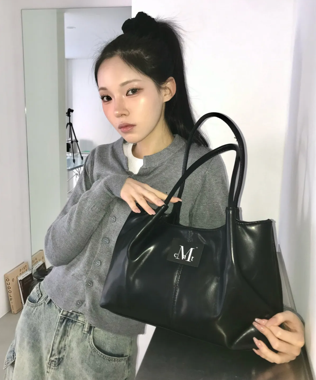 韓國代購｜Mucent Epee Middle Stitch Leather Tote Bag