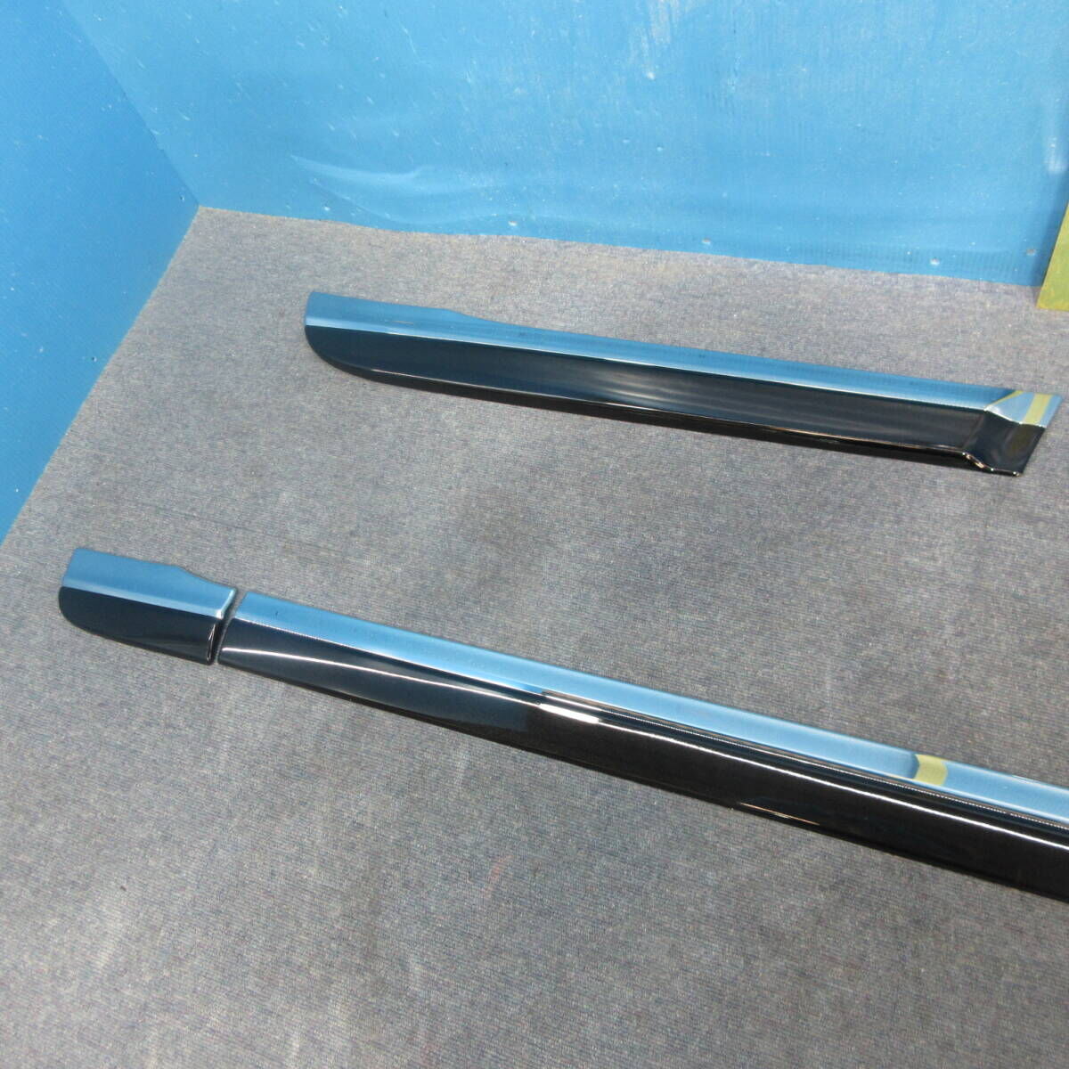 (全新/開封未使用品) 正廠豐田 Spade / Porte 用 209 色下車身電鍍裝飾