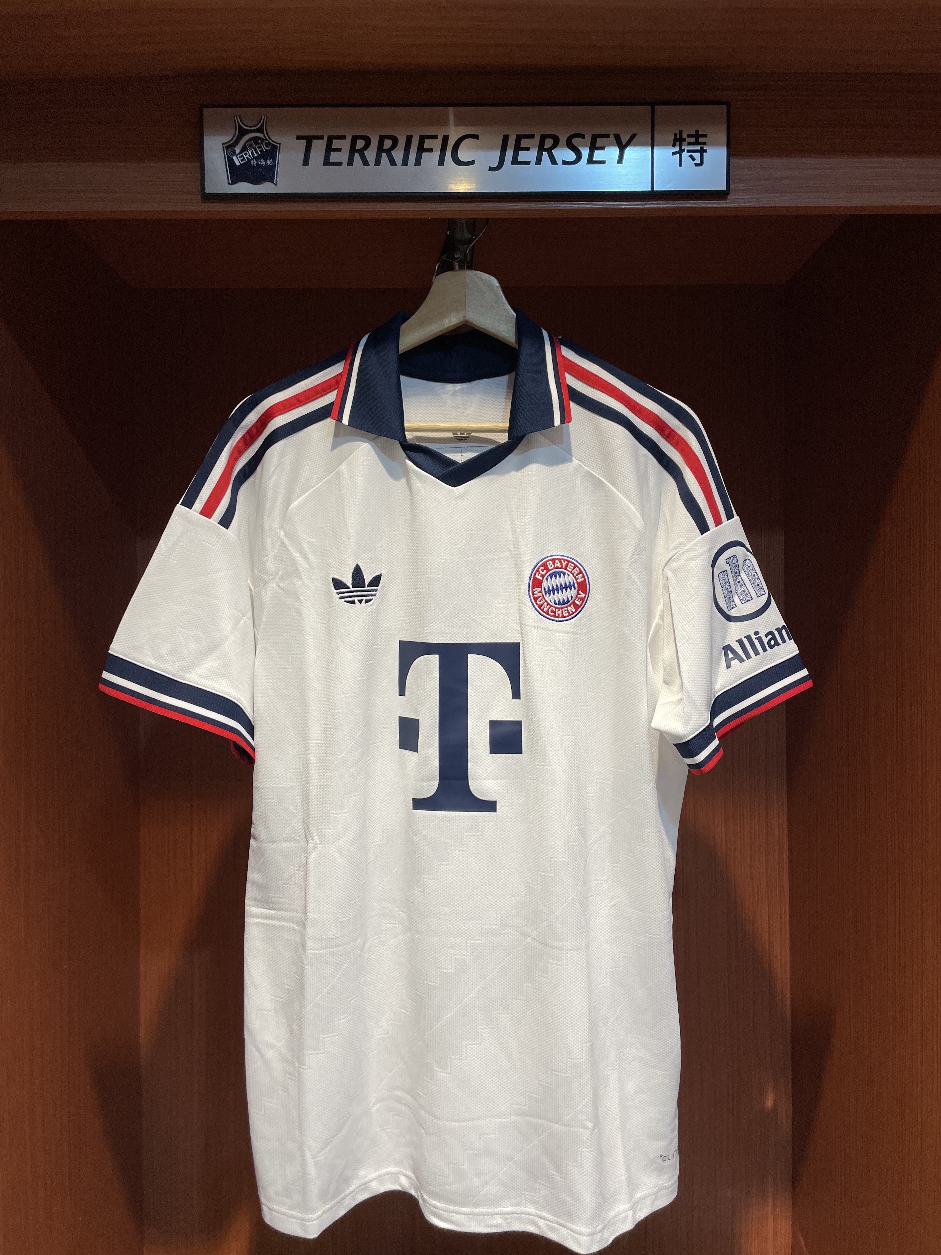 Bundesliga足球 Harry Kane FC Bayern Munich 拜仁慕尼黑 客場白 26-27 德甲 Away Adidas Replica Jersey 球迷版 燙印 全新