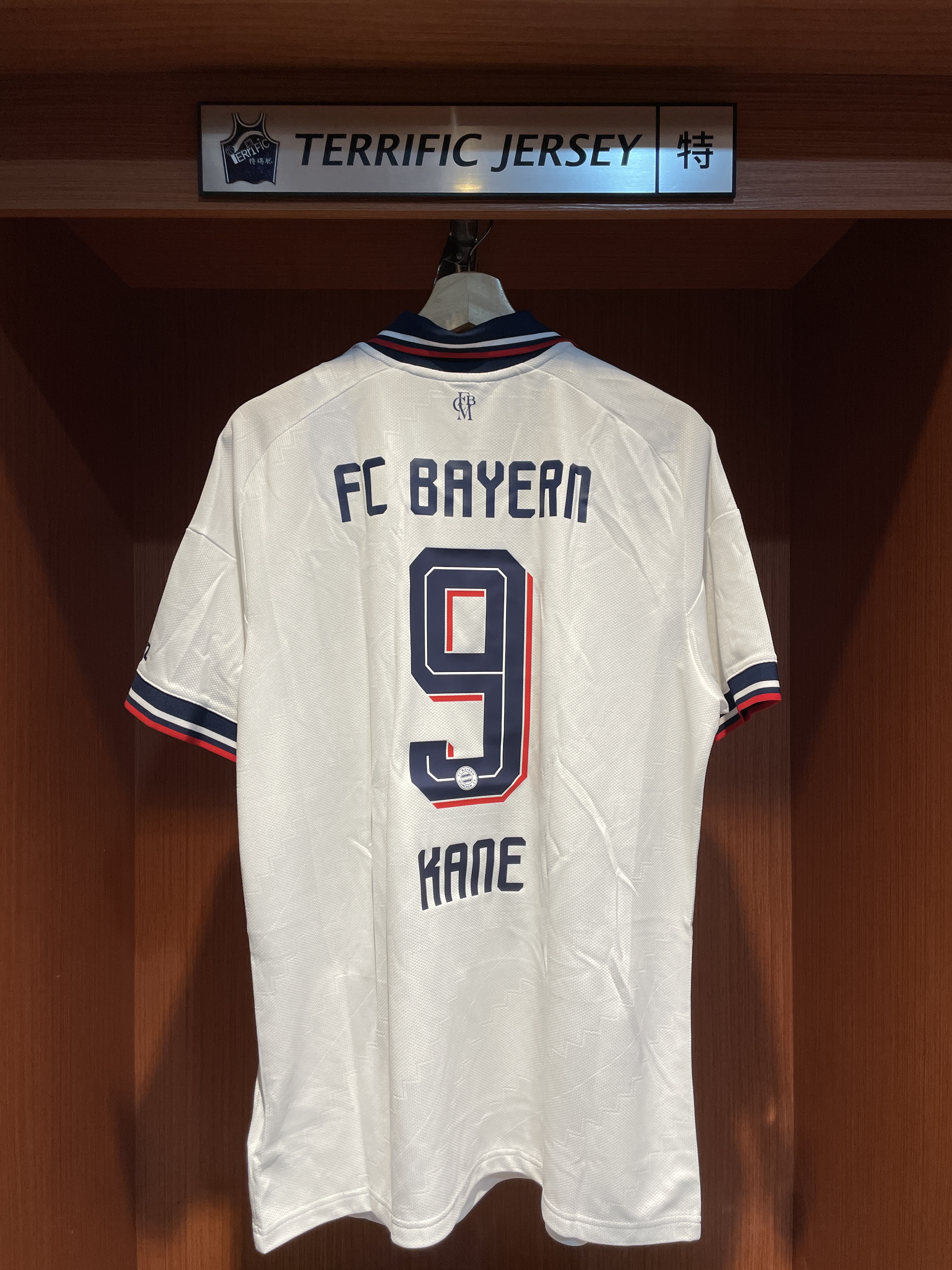 Bundesliga足球 Harry Kane FC Bayern Munich 拜仁慕尼黑 客場白 26-27 德甲 Away Adidas Replica Jersey 球迷版 燙印 全新