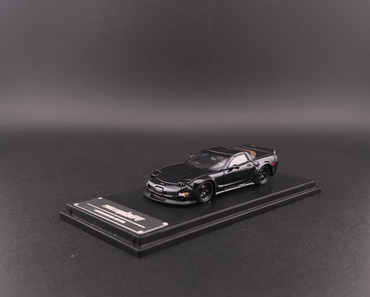預訂 :1/64 FineWorks64 Chevrolet Corvette C5 Customized Black (FWCCCBK )