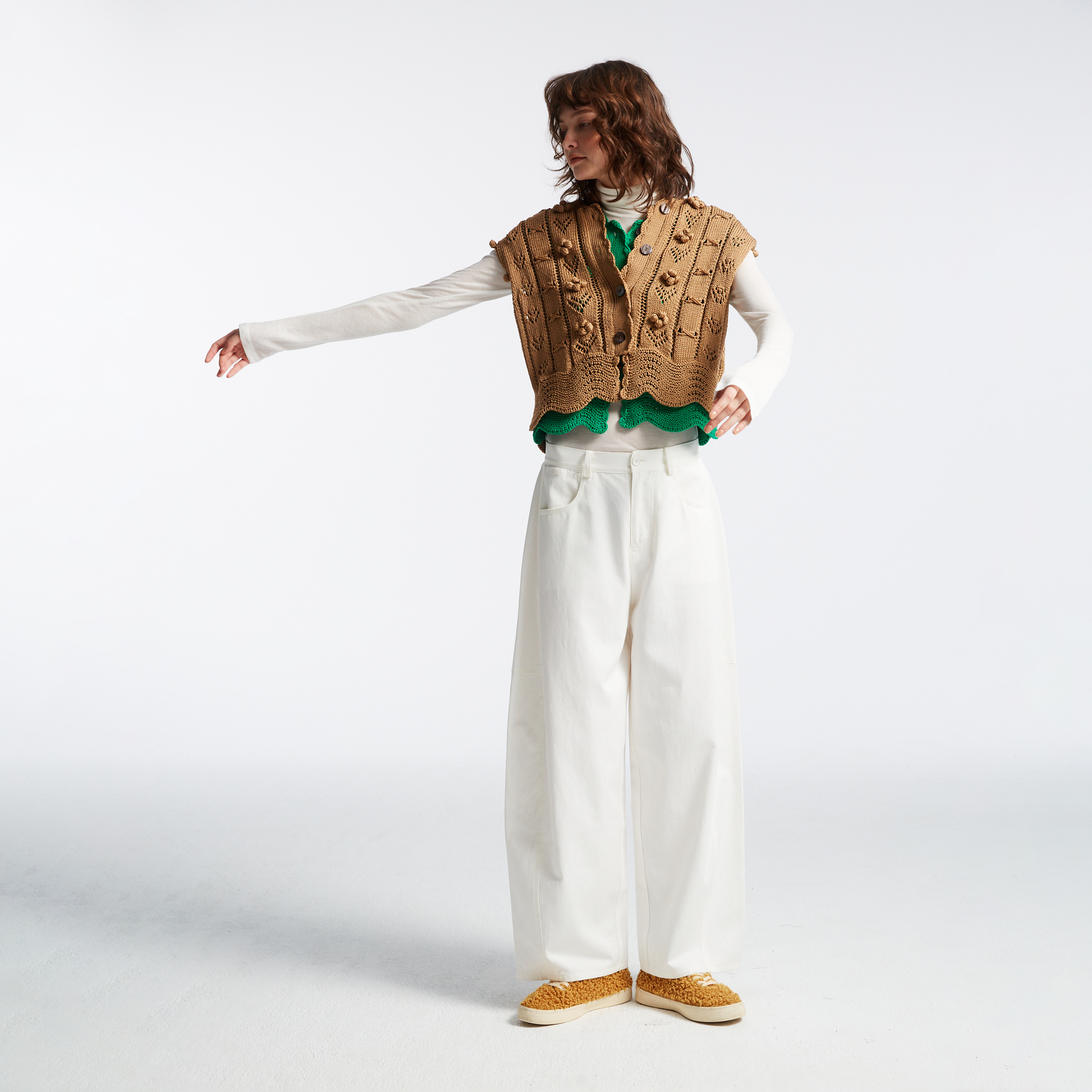 10 MOOn Hand made -knitted Vest