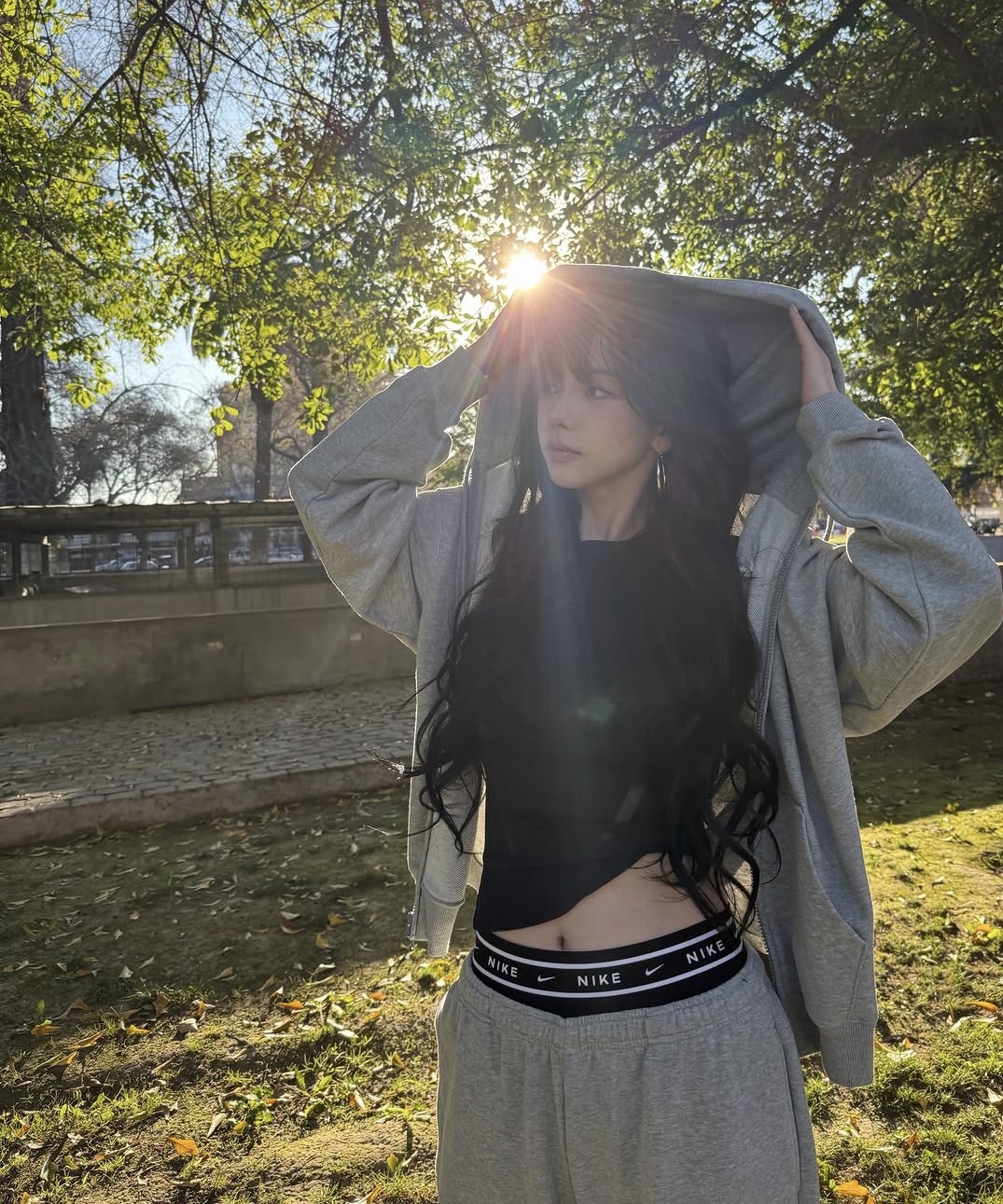 <卡寶同款✨> NIKE 寬版連帽外套 灰