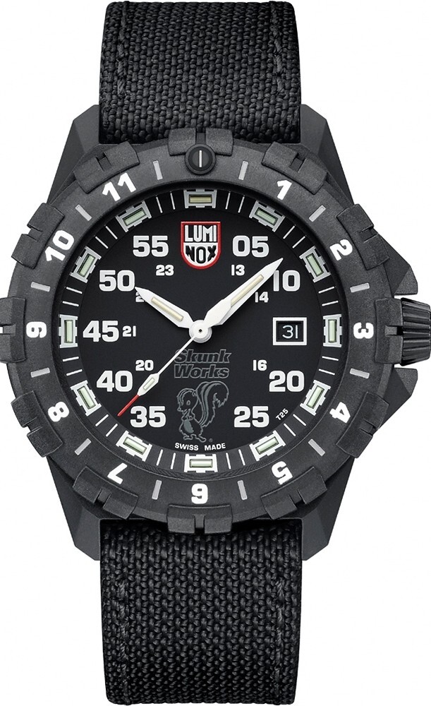 萬年鐘錶 - LUMINOX 雷明時 F-117 Nighthawk x Skunk Works聯名紀念錶碳纖維複合錶殼氚氣夜光軍用錶 1LM-6442H 錶徑44MM
