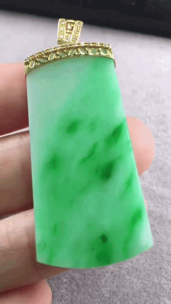 9239 翡翠無事牌吊墜