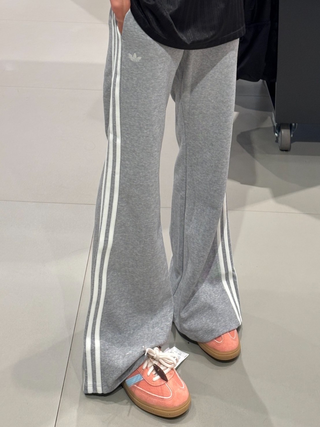 ADIDAS ORIGINALS 針織 修身 喇叭褲 淺灰色