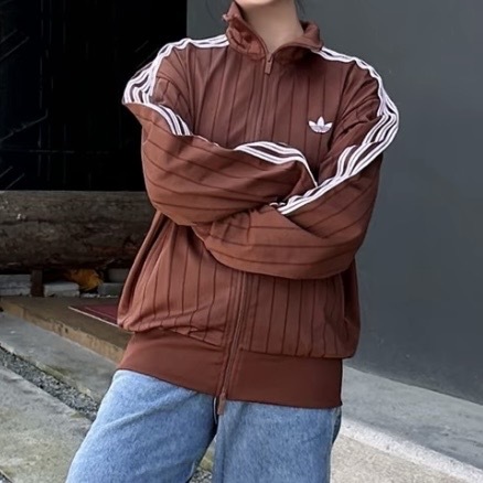 ADIDAS ORIGINALS 咖啡 直線條紋 立領外套 長袖 秋冬服飾 KX1974