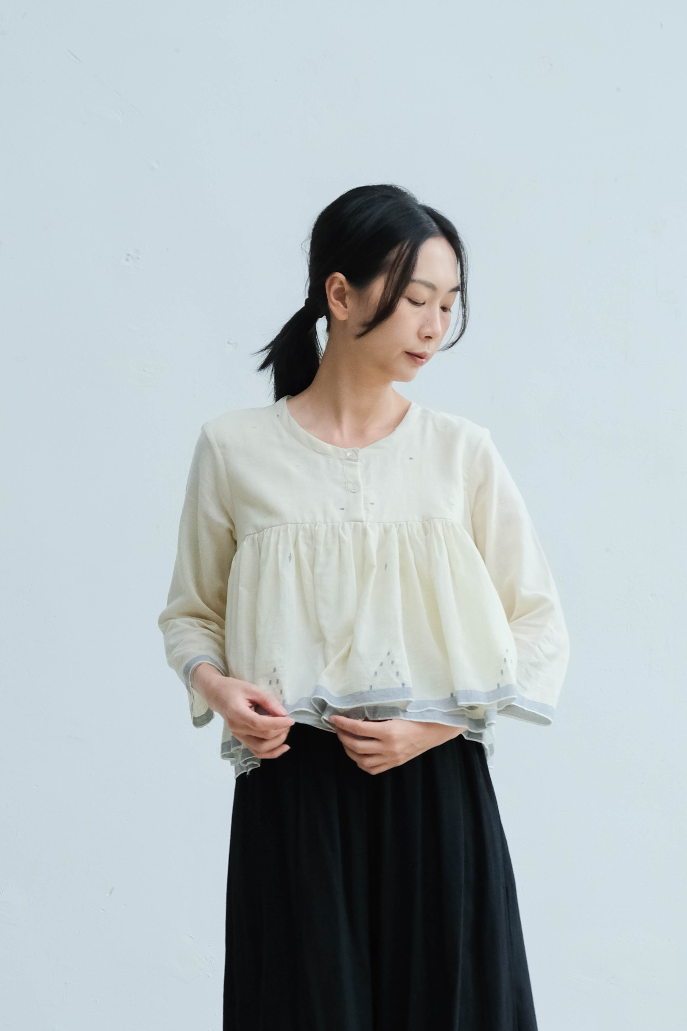 Ujeli Kediya 短版上衣 白