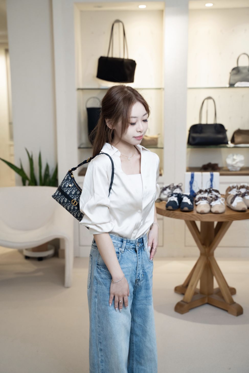 Dior 30 Montaigne Cigale Hobo shoulder bag 迷你腋下包