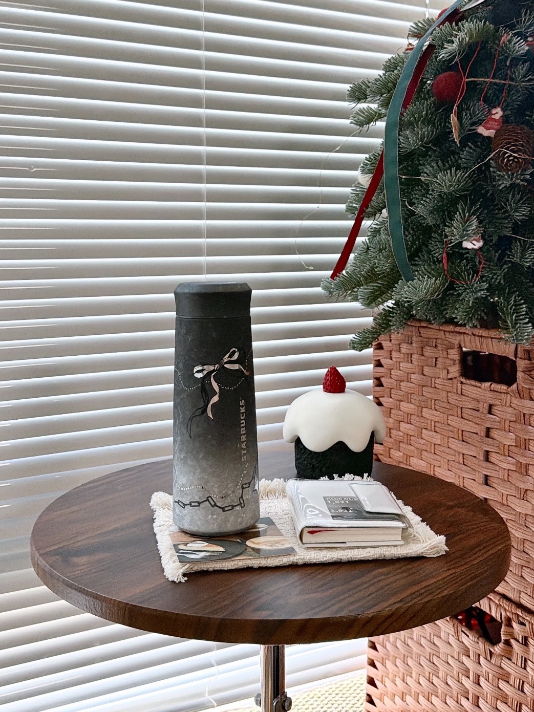 STARBUCKS 星巴克 磨砂 隕石黑蝴蝶結 保溫杯 420ML