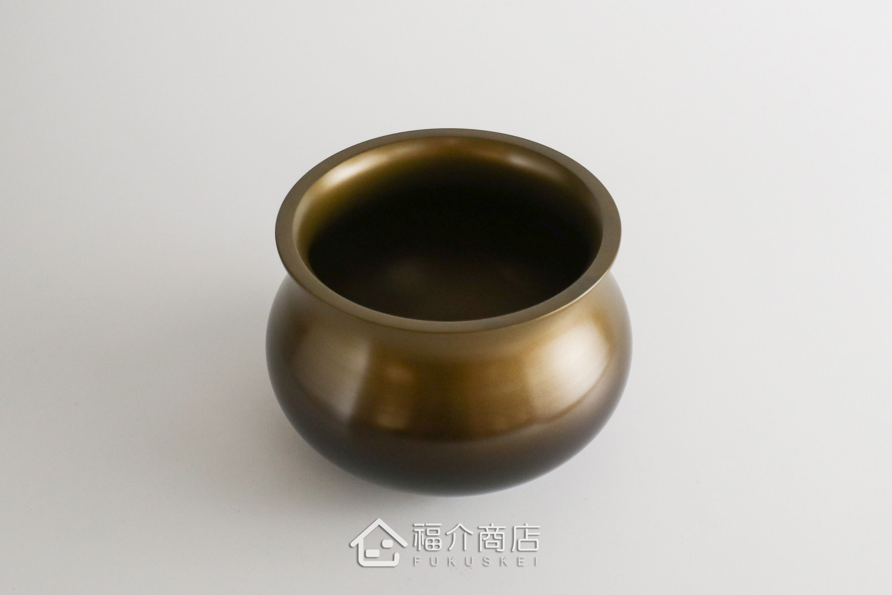 建水用來作為泡茶過程中盛裝廢水,大口徑設計,更好倒入茶水