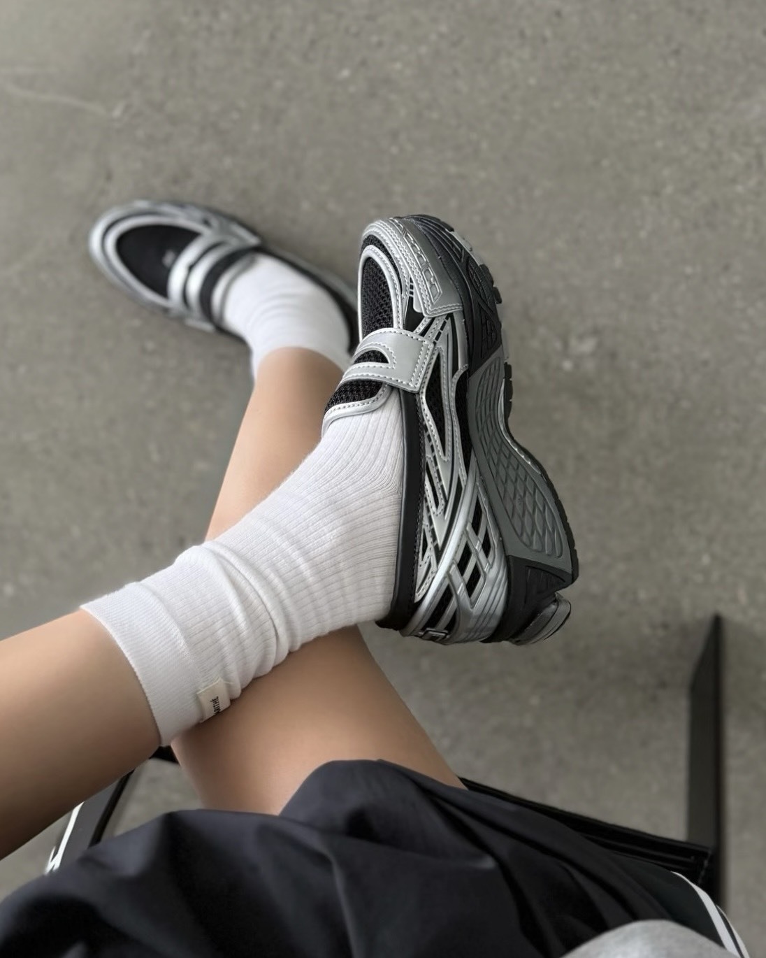 New Balance 1906L "Silver Metallic Black" 樂福鞋 銀黑