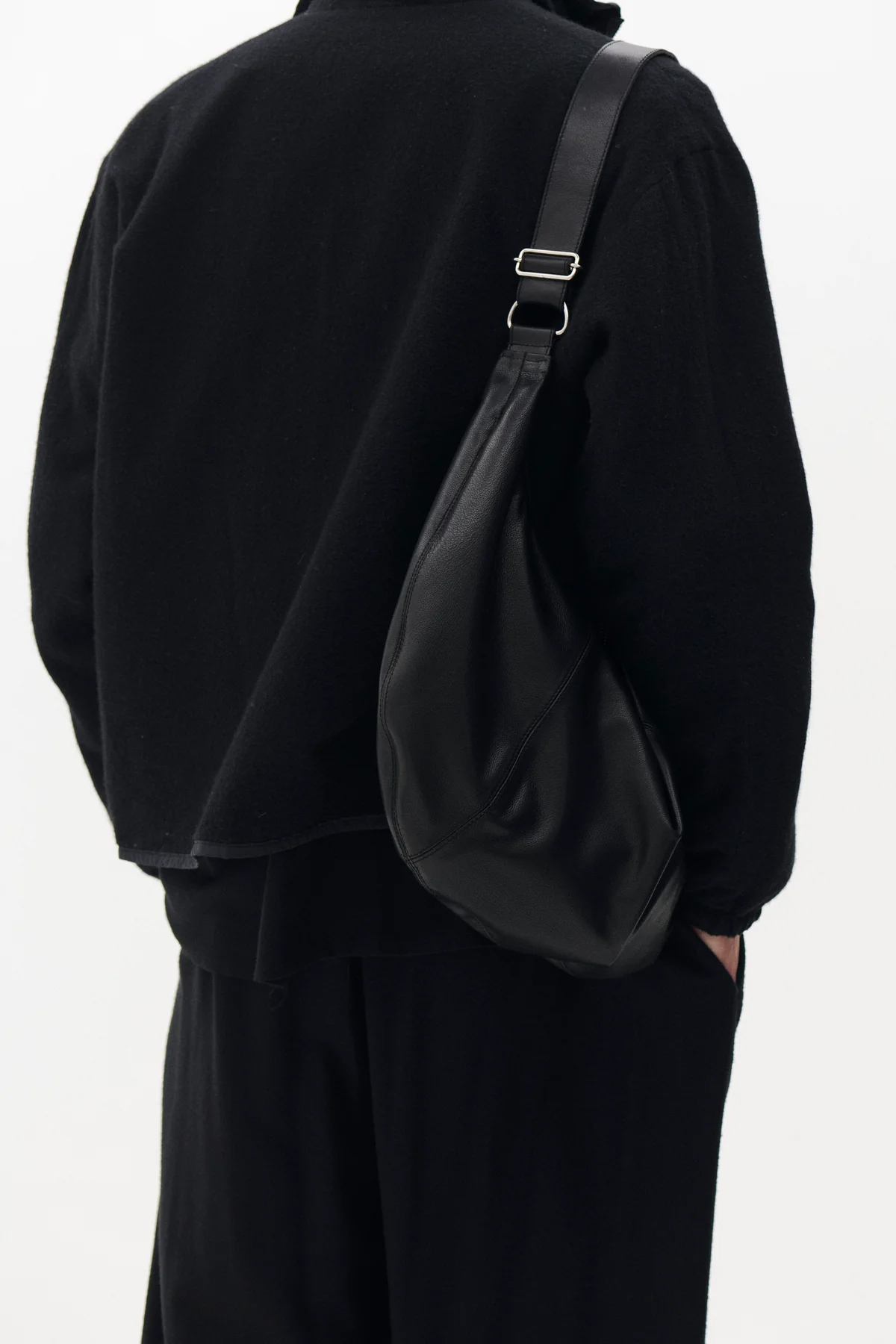 YOKE CALF LEATHER SHOULDER BAG (2COL)