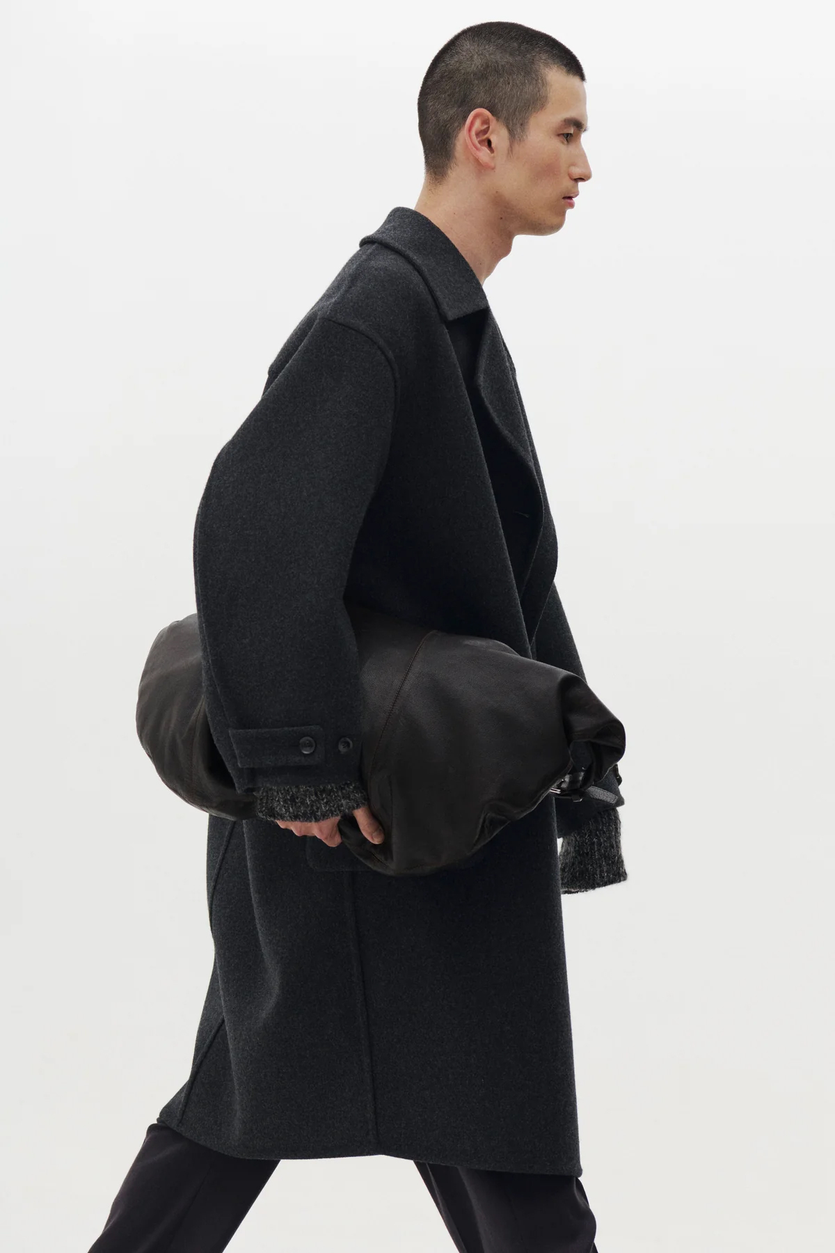 YOKE CALF LEATHER SHOULDER BAG LARGE (2COL)