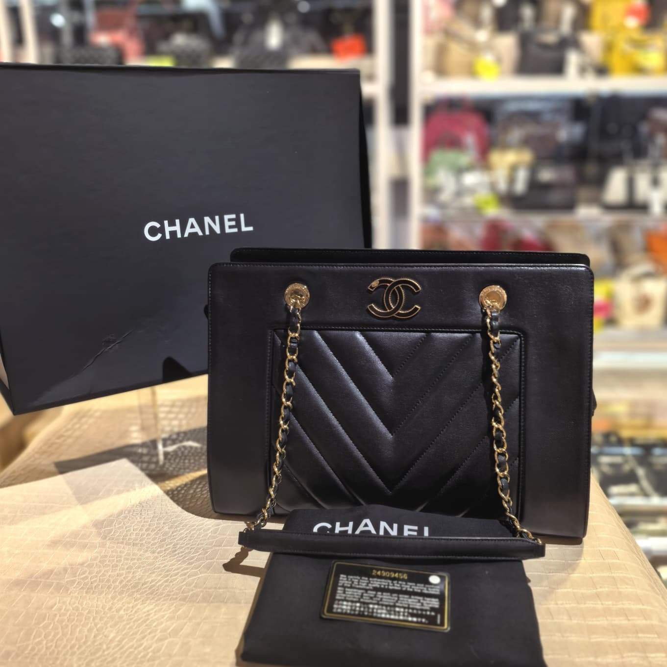 98%NEW二手CHANEL單肩包 Shopping Bag Tote 黑色V紋牛皮黑扣 #香榭站正品