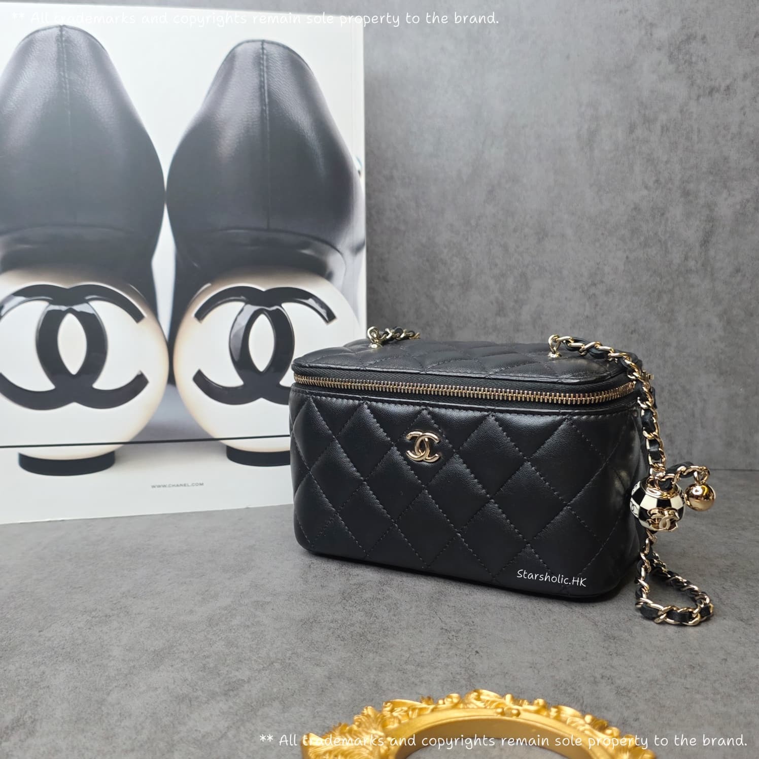 CHANEL 足球 Vanity Case