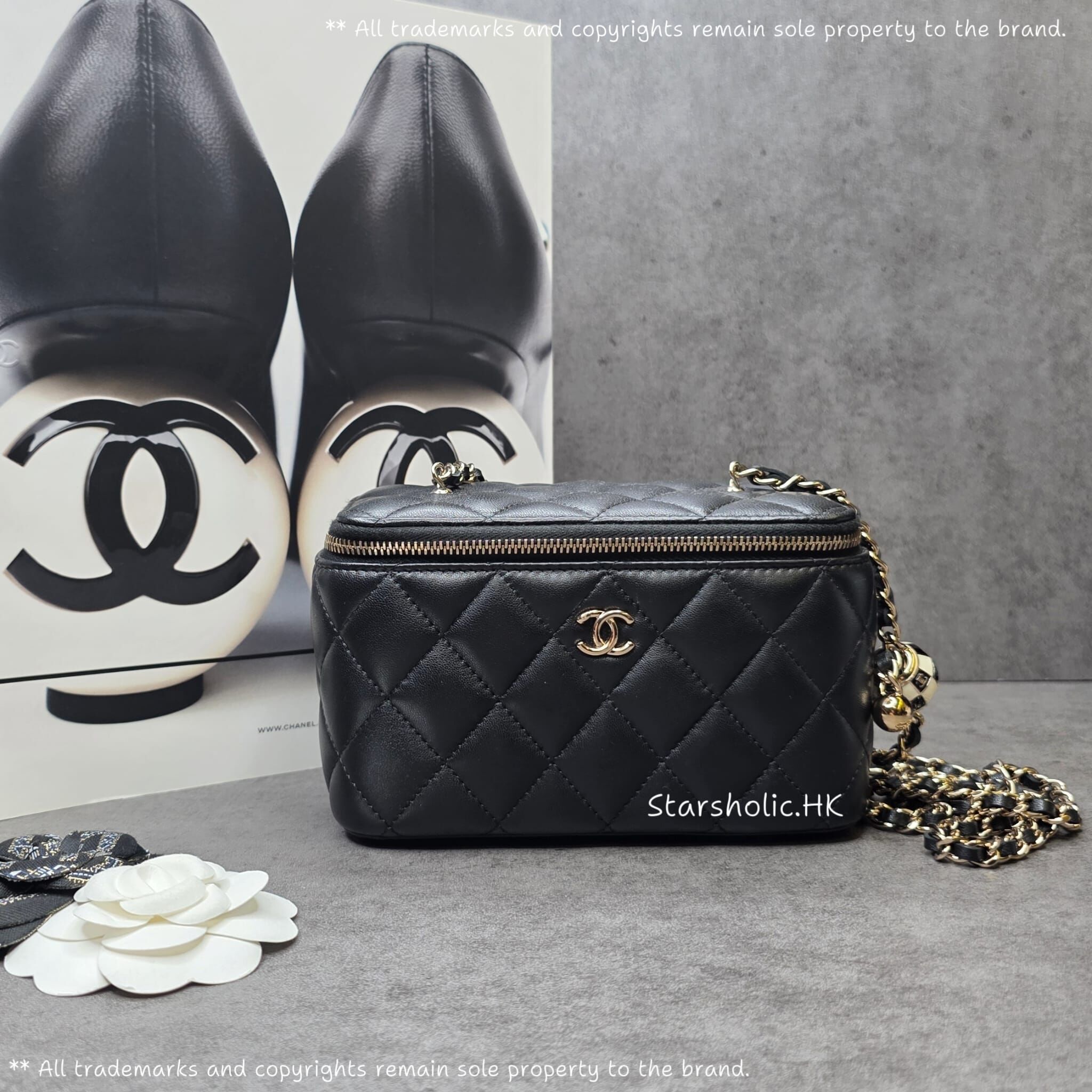CHANEL 足球 Vanity Case