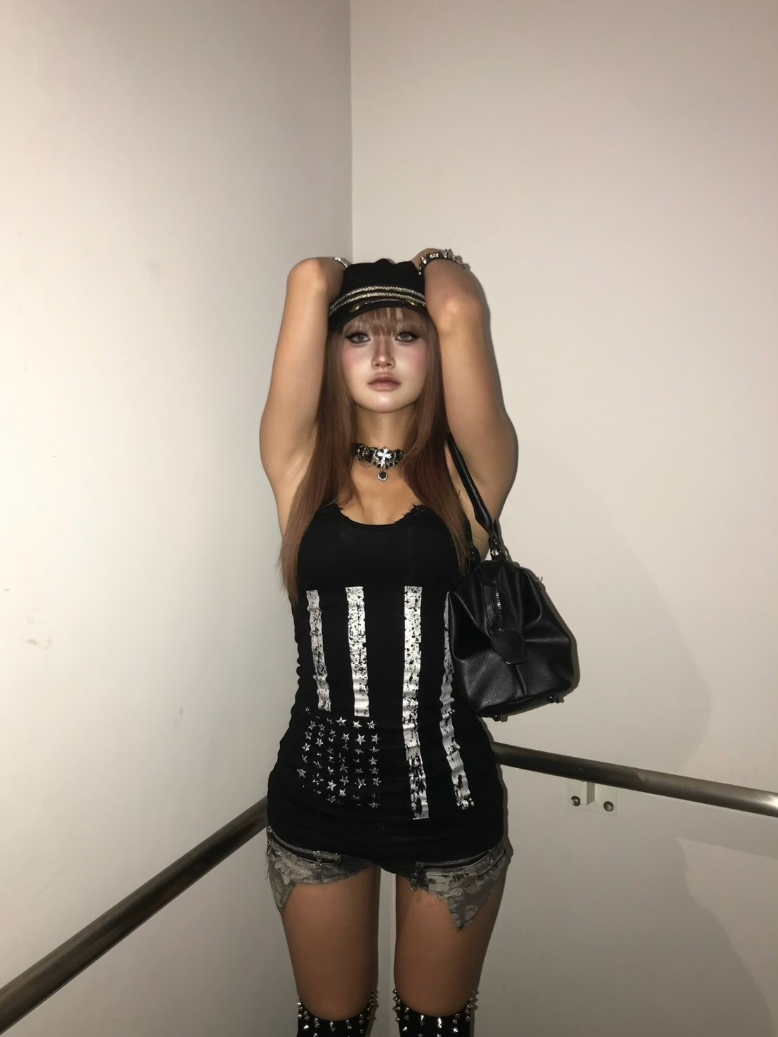 跩味辣妹 燙銀國旗兩穿吊帶背心