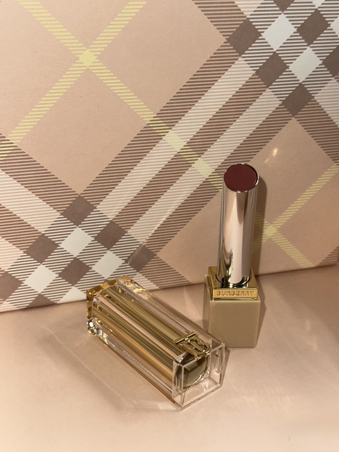 【預購】BURBERRY 英倫 水漾唇膏3g #606