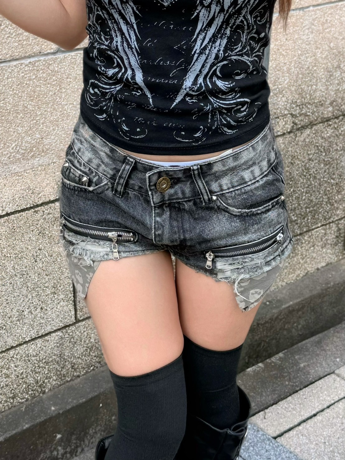 閃回千禧年 做舊骷髏頭低腰牛仔短褲