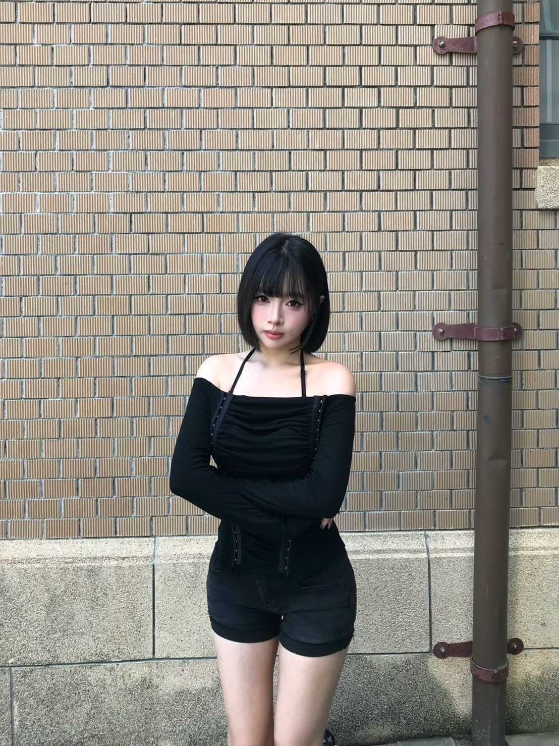 ”限時收單✈️ 主打款🔥一字肩抽摺收腰上衣 黑色