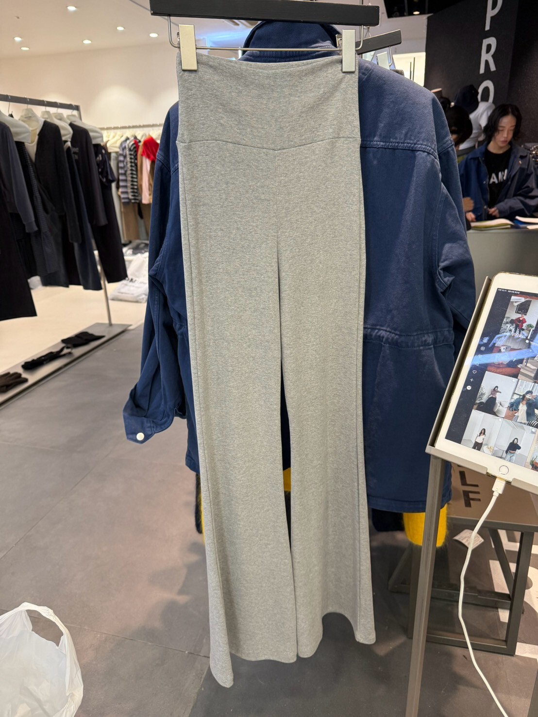 #AK88高腰微喇叭長褲(黑/灰/白灰)