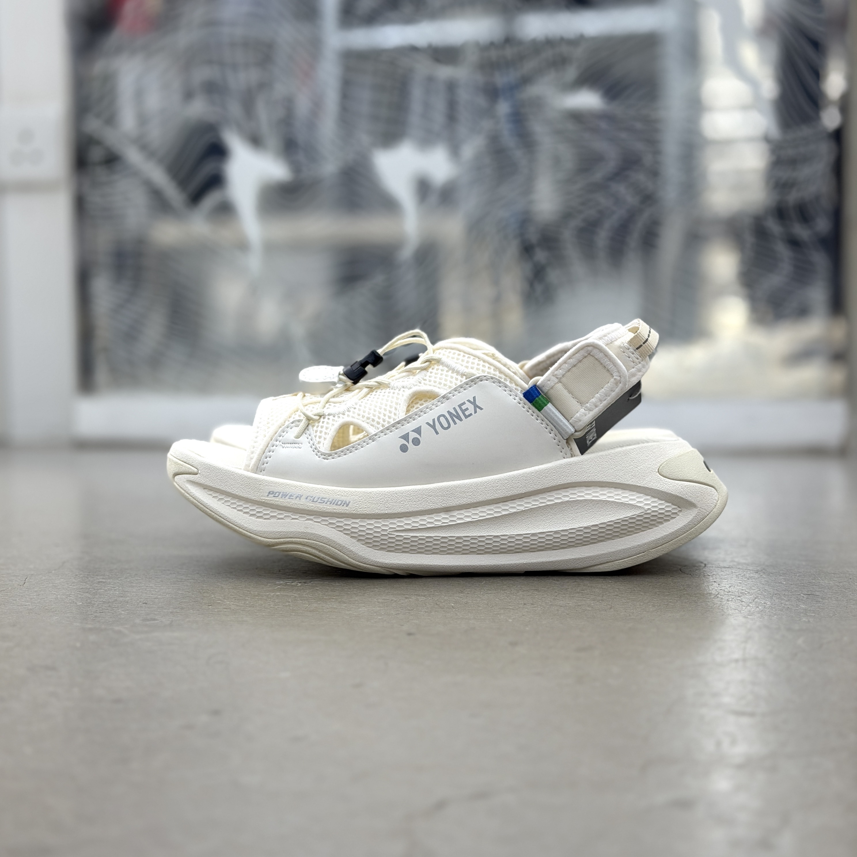 Yonex YY-Raftrocker Shwra 1 - White