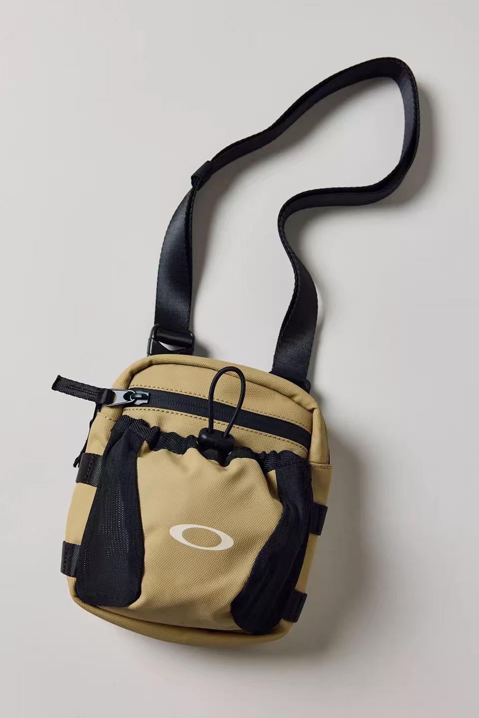 【預購】OAKLEY N091017 斜挎包 (卡其色)