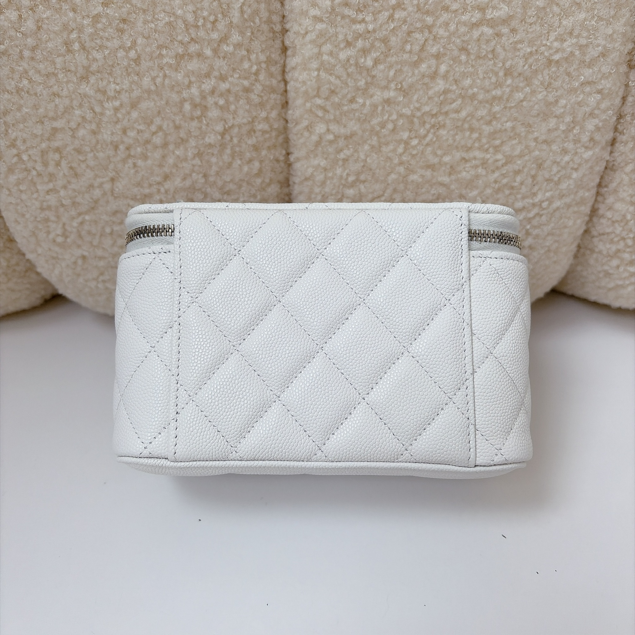 Chanel Coco Casino Vanity Case - White / GHW