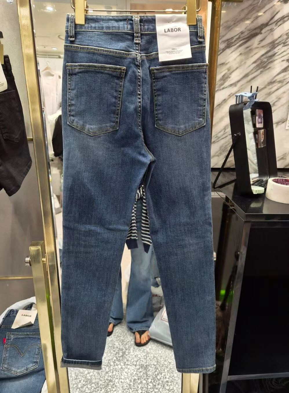 #AK110經典顯瘦窄管褲