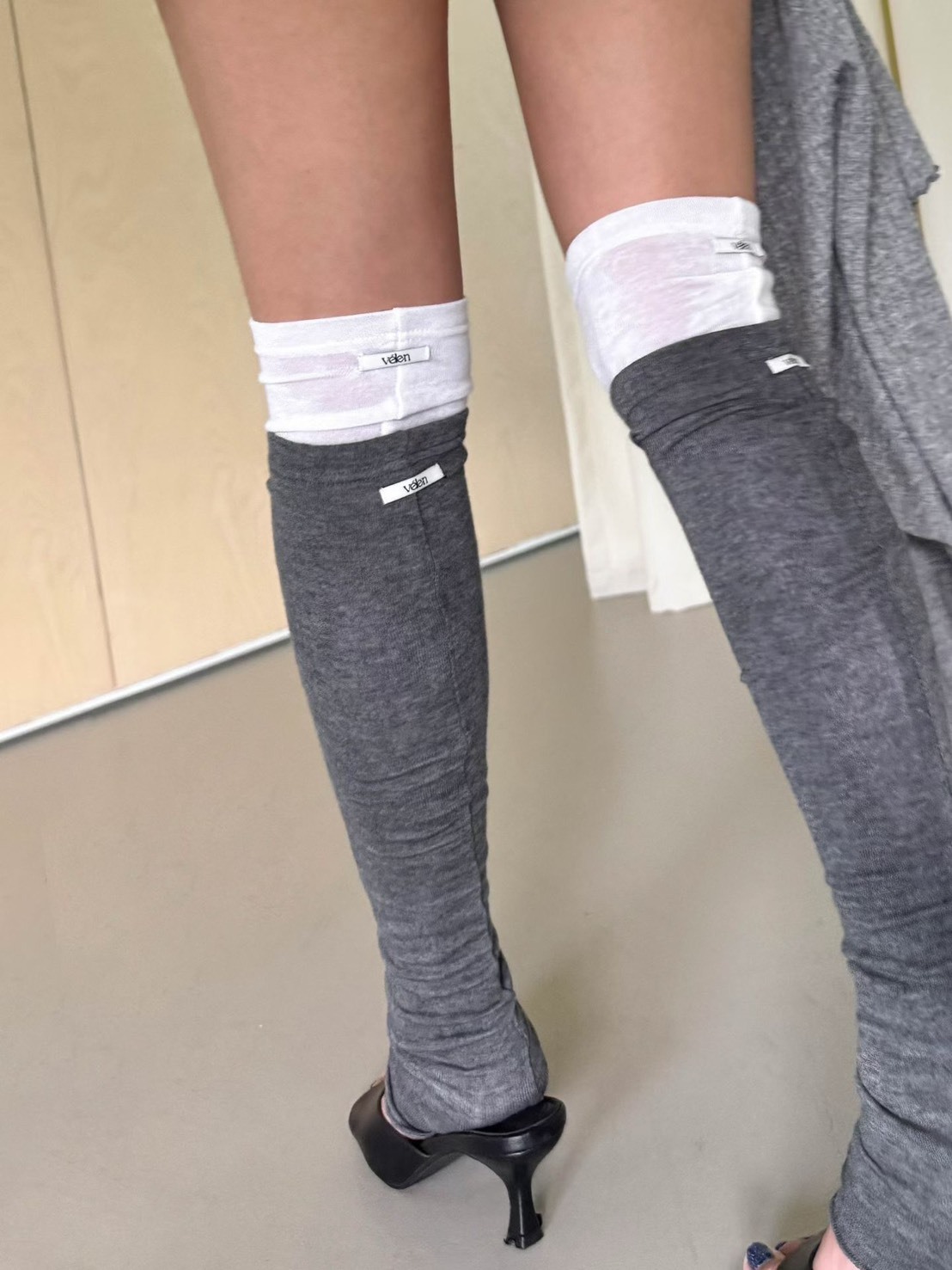 後標籤及膝襪套