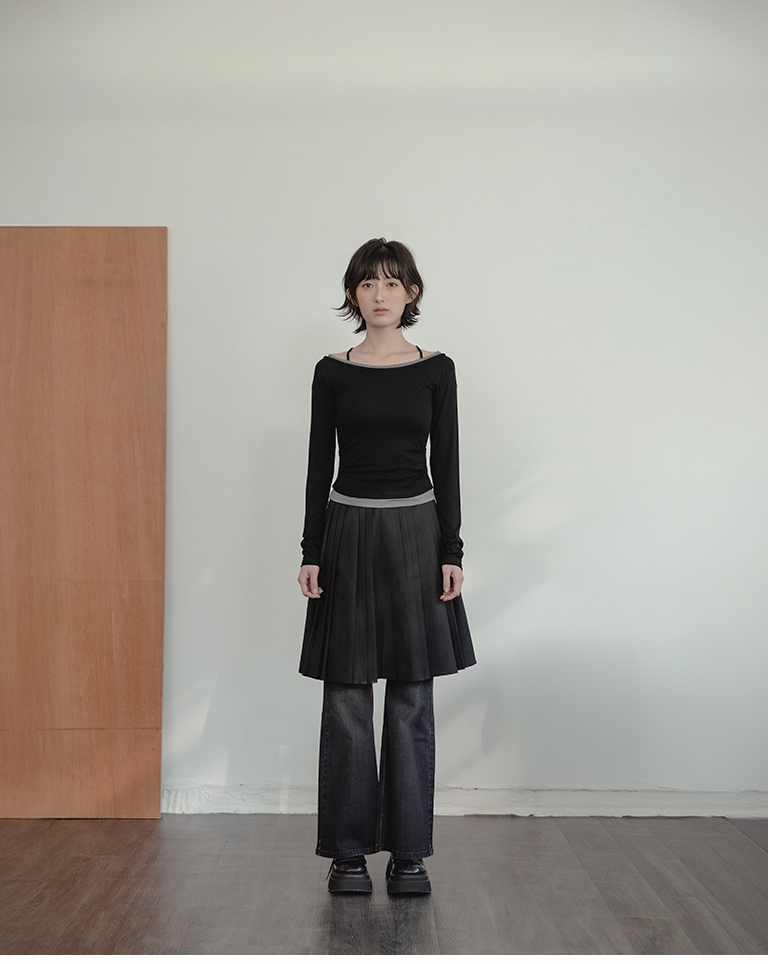 Faux two-piece color-blocked side-ruched flat-neck fitted top - black【01200088】in stock+pre-order