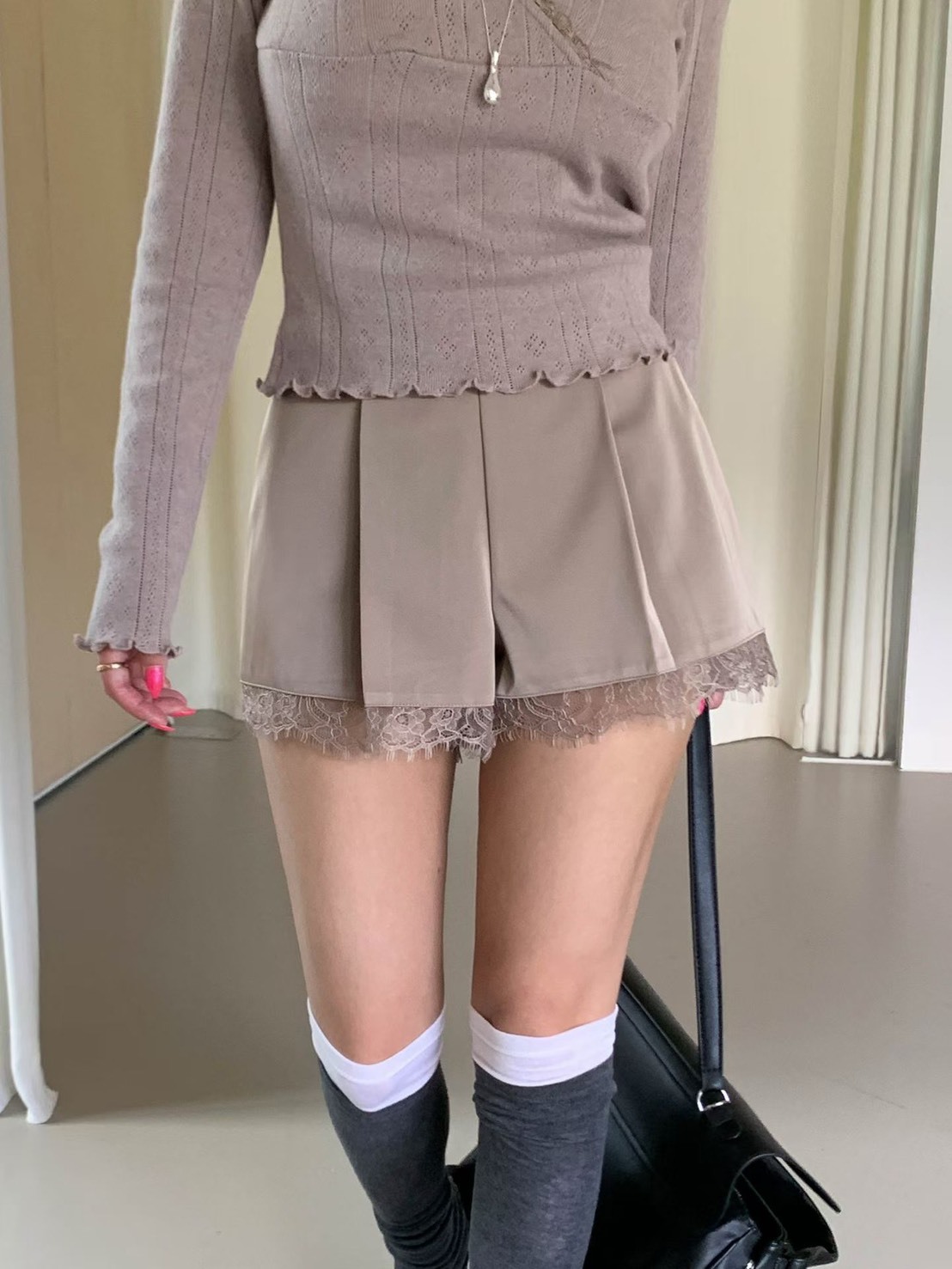 寬褶蕾絲襬褲裙