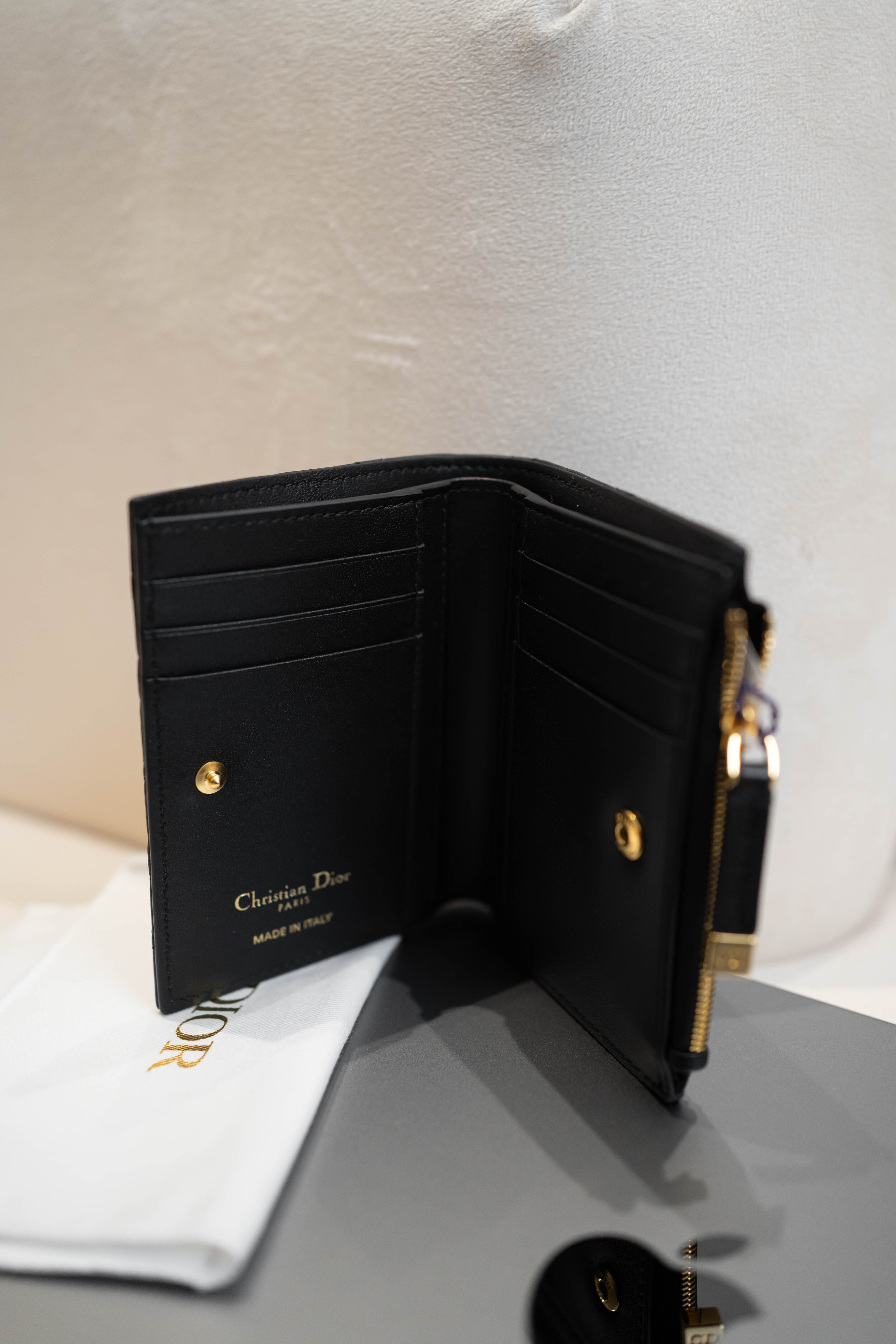 DIOR Caro Dahlia 銀包 柔軟 Cannage 藤格紋圖案小牛皮