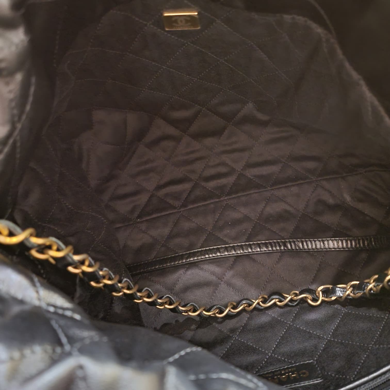 99%NEW CHANEL AS3260 22 BAG BLACK GOLD SMALL SIZE
