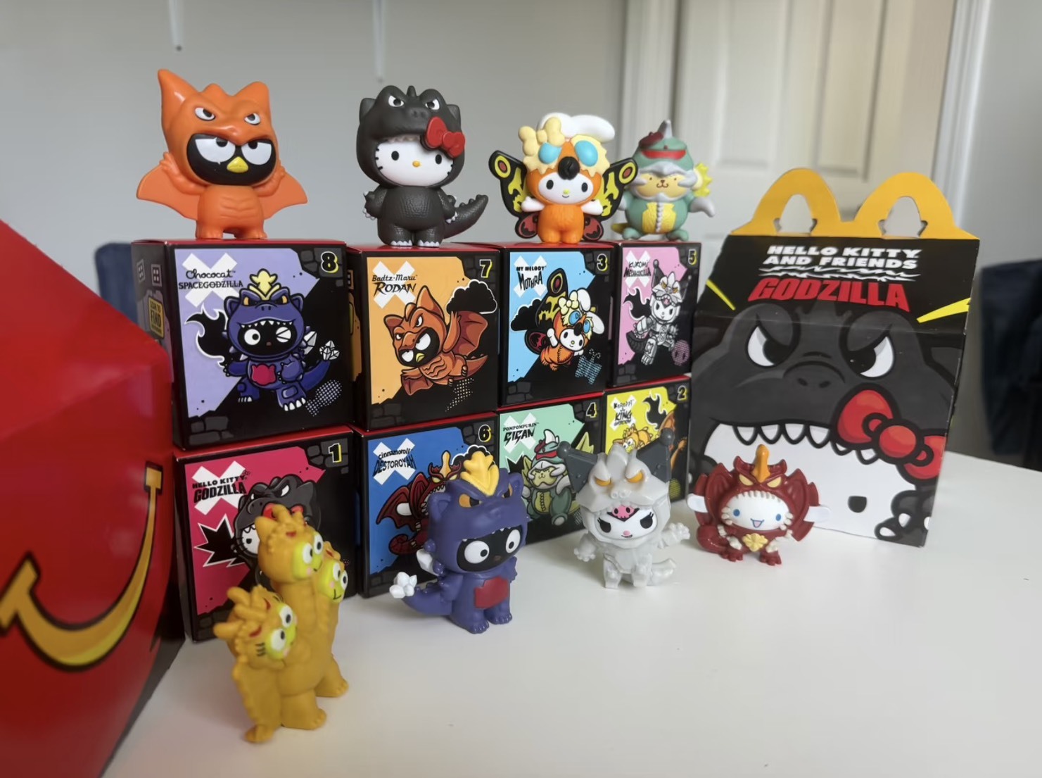 【現貨】美國限定 McDonald's x Godzilla x Hello Kitty and Friends 麥當勞 哥吉拉 hello kitty 三麗鷗 聯名公仔 快樂兒童餐玩具