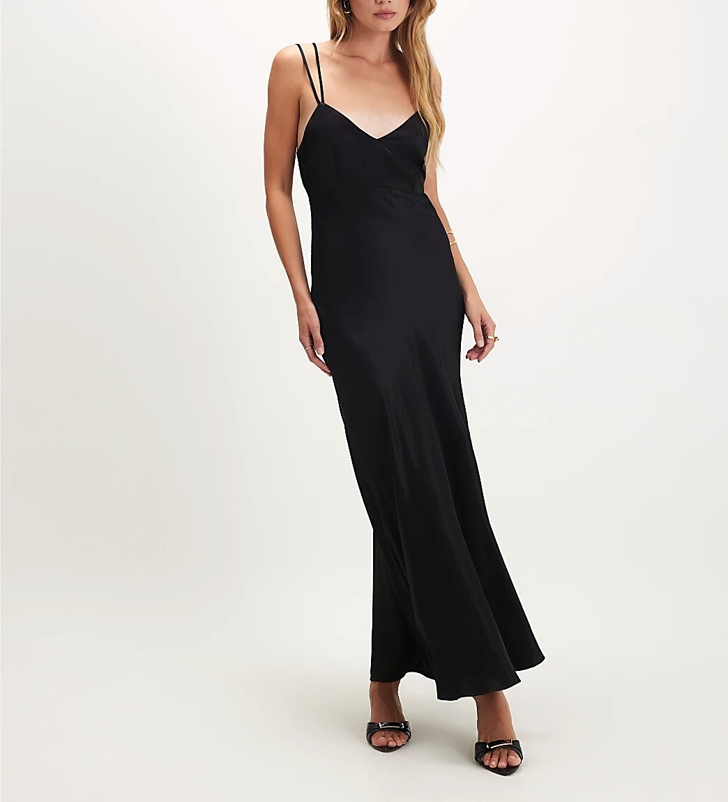 Black Vibe黑色緞面圈環綁帶露背Dress