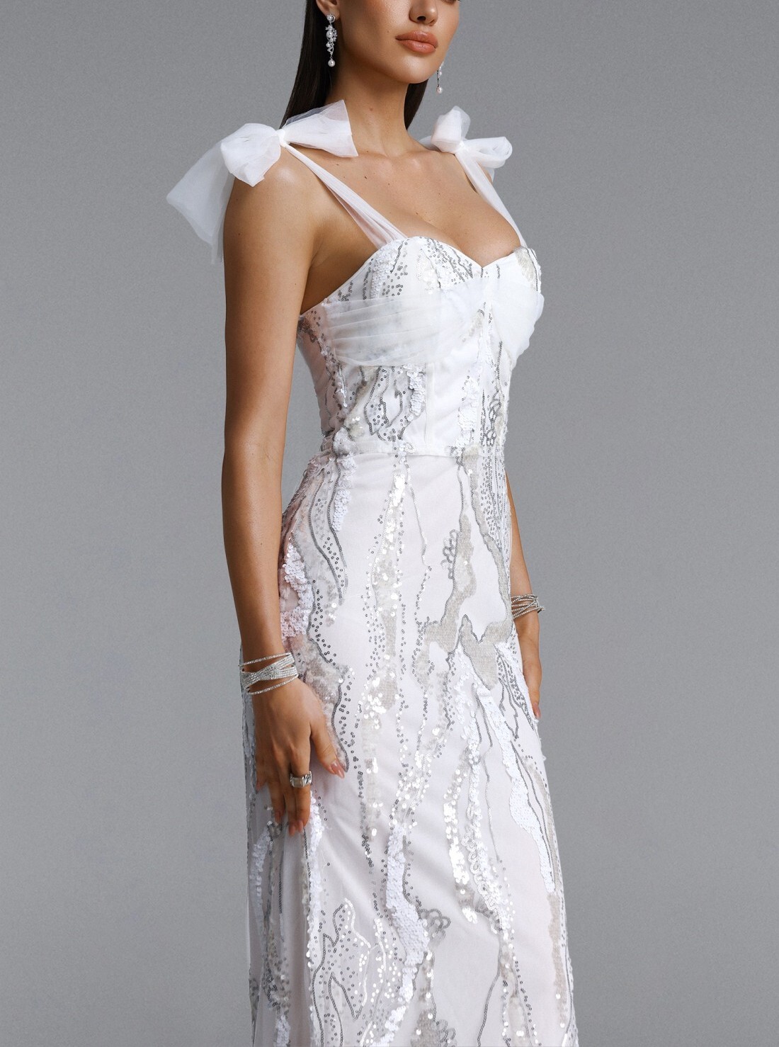 White Dance白色亮片圖紋網紗蝴蝶結肩帶Dress